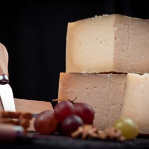 Queso Escudo de Villarrín mezcla curado 1/2 Kg.